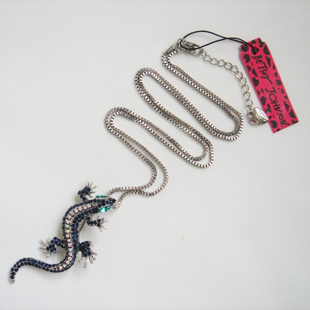 BETSEY JOHNSON GECKO LIZARD NECKLACE BROOCH